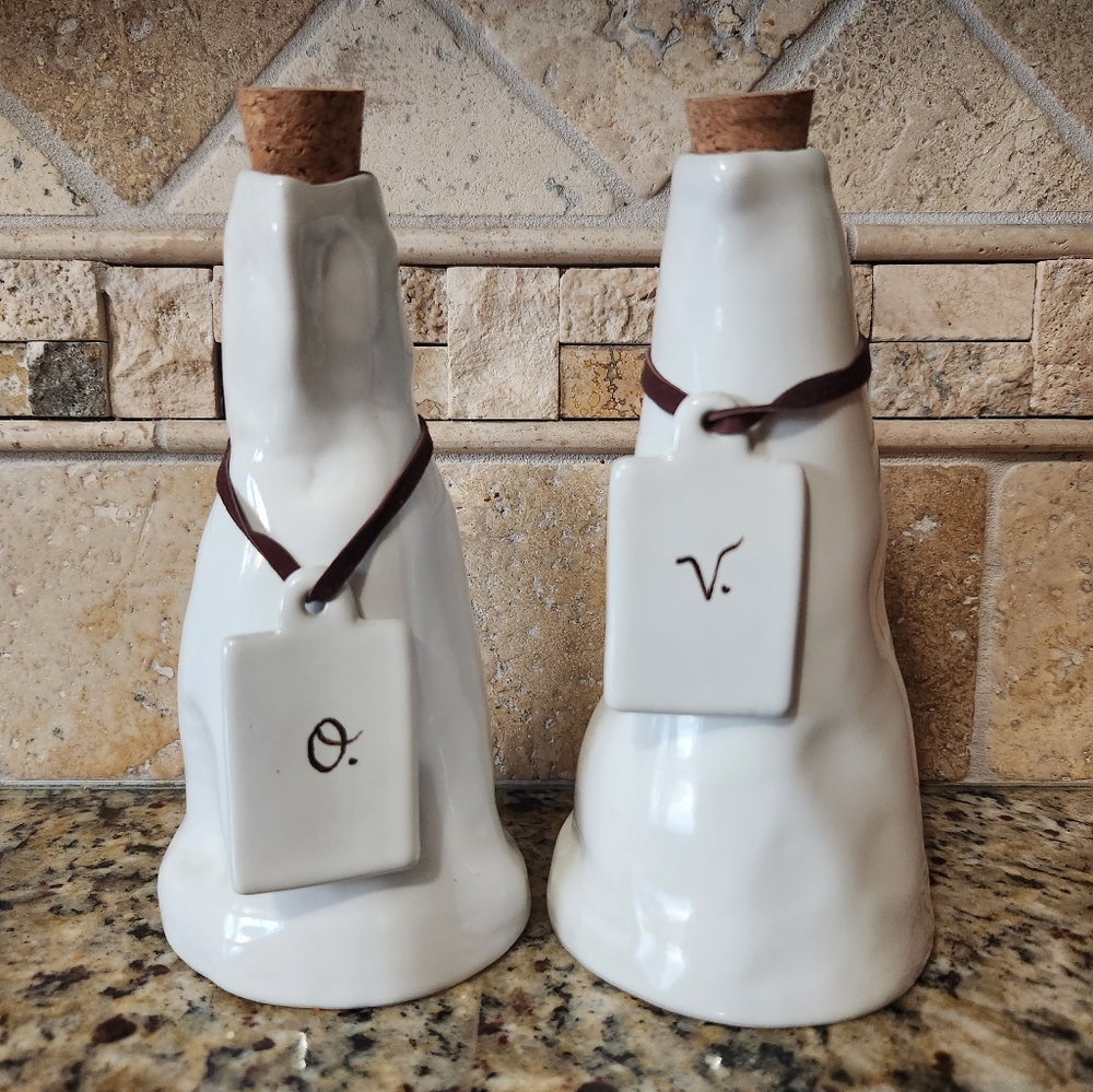 Montes Doggett Oil and Vinegar Set, No. 311